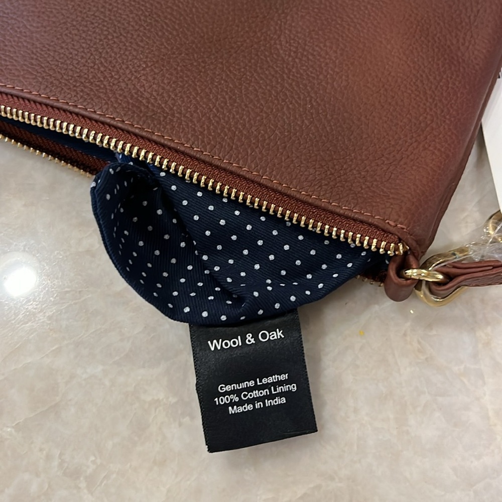 SALE! NWT Wool & Oak Premium Leather Hoods - pebble choc brown leather wristlet - Picture 5 of 9